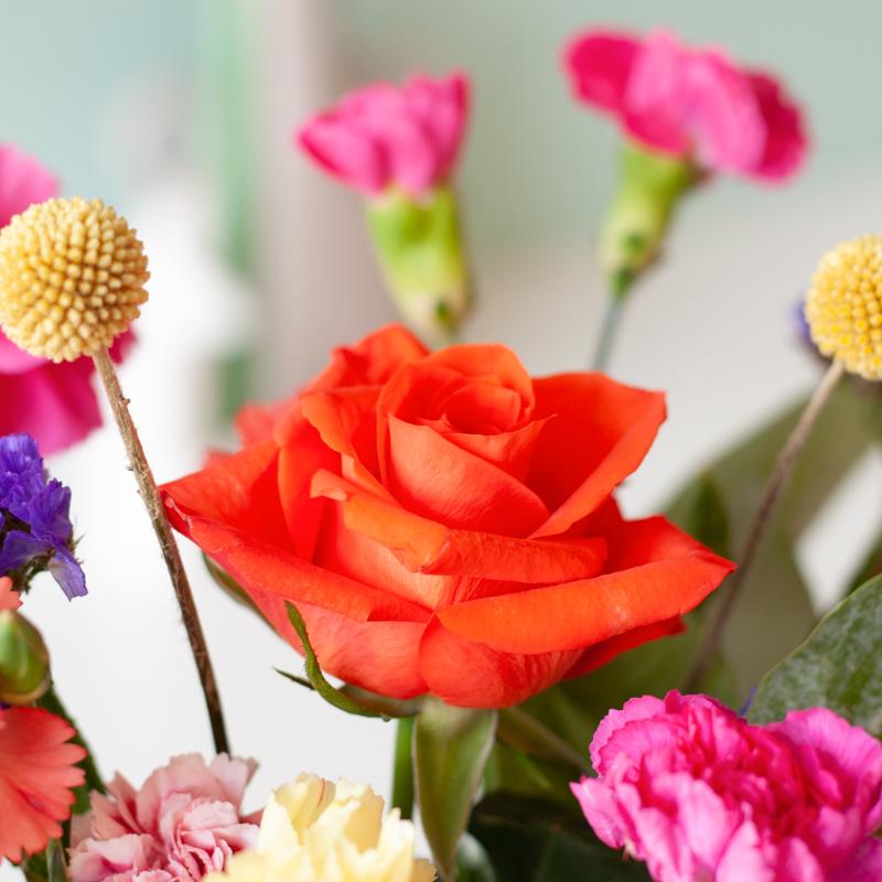 Flair -  Bunter Briefkastenstrauß